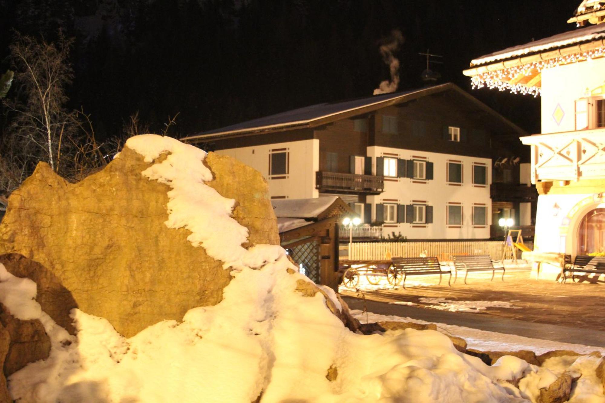 Appartamento Niki Campitello Campitello di Fassa Eksteriør bilde